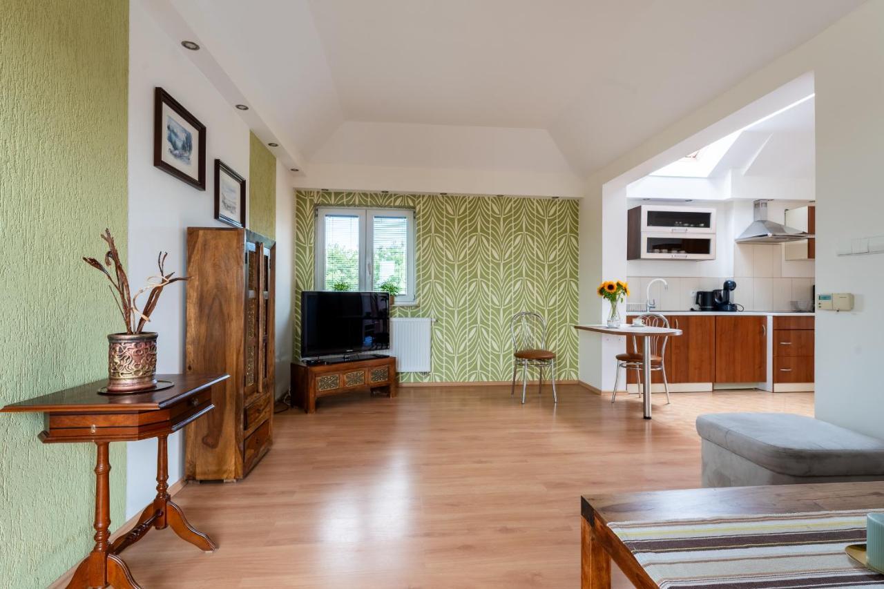 Apartament Green Hill Z Balkonem I Widokiem Na Karkonosze - Space Apart Еленя-Гура Экстерьер фото