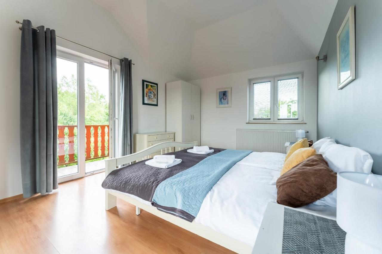 Apartament Green Hill Z Balkonem I Widokiem Na Karkonosze - Space Apart Еленя-Гура Экстерьер фото