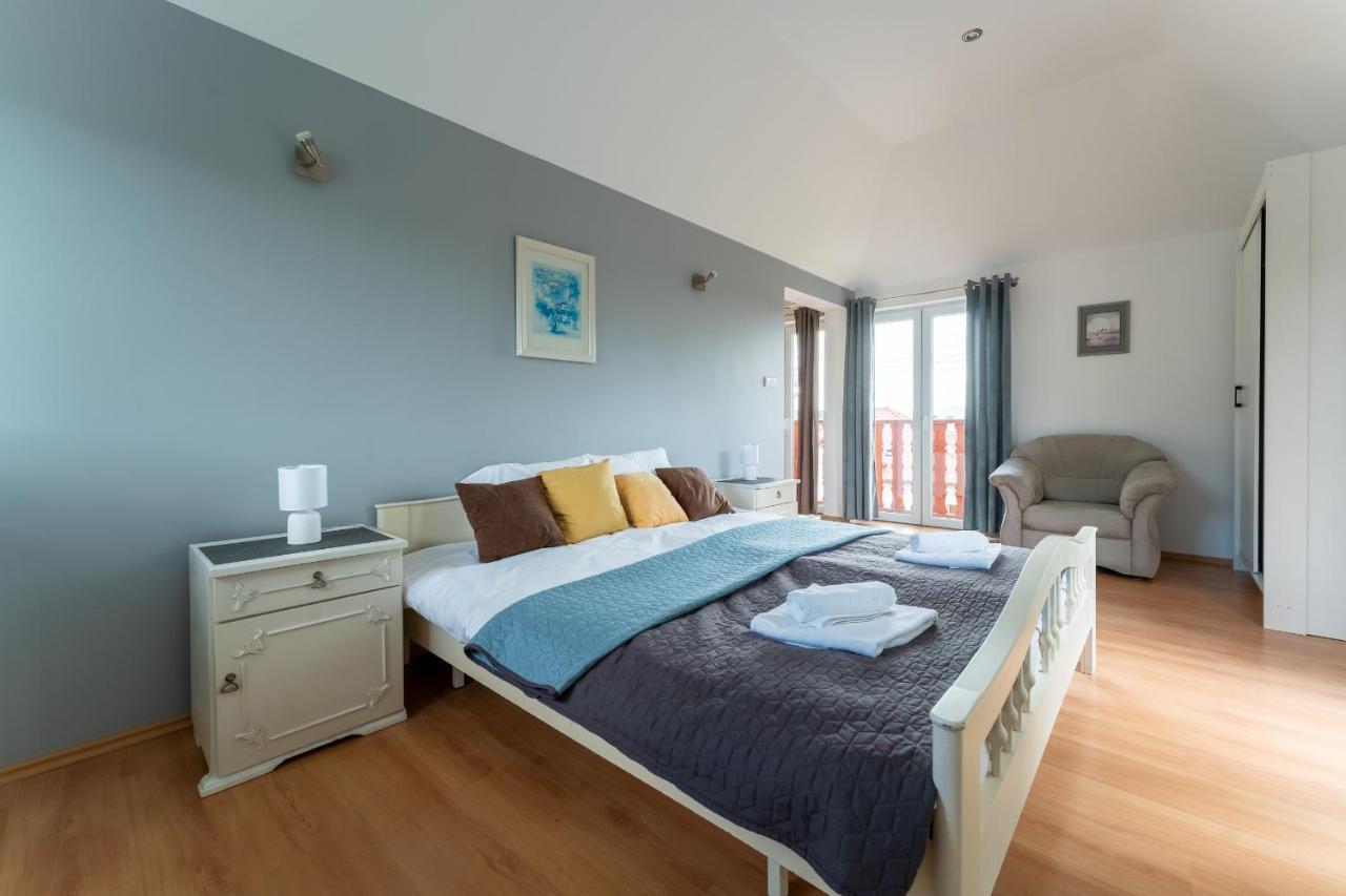 Apartament Green Hill Z Balkonem I Widokiem Na Karkonosze - Space Apart Еленя-Гура Экстерьер фото